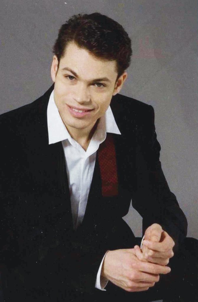 Dominic Grier conductor