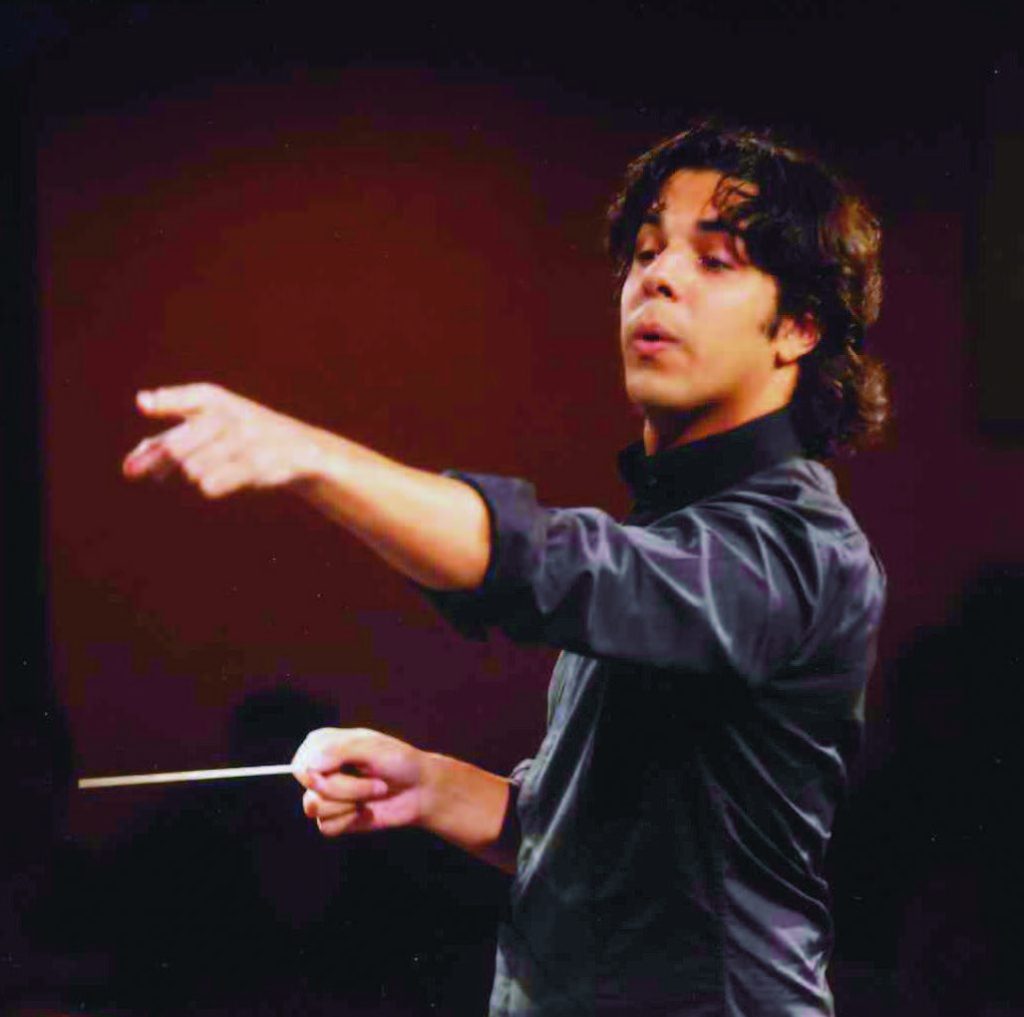 Domingo Hindoyan conductor
