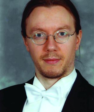 Sasha Mäkilä conductor