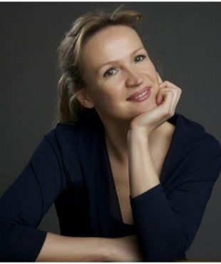 Nadia Wasiutek conductor